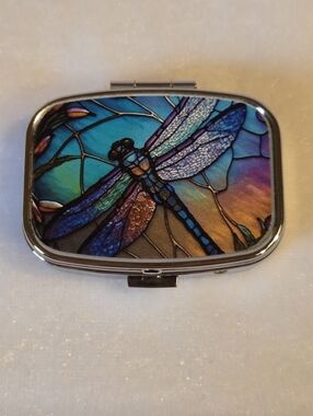 New Dragonfly Motif Pill Box